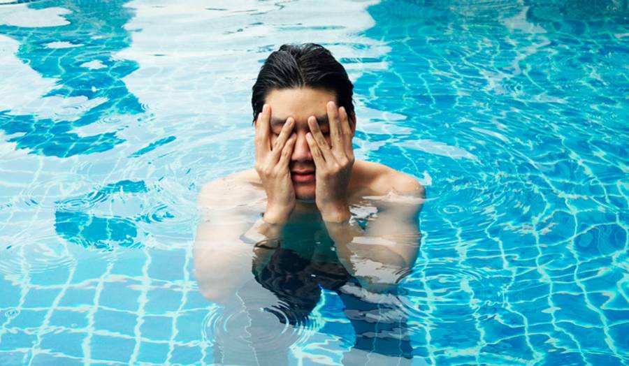 Сухие глаза после бассейна: причины и лечение