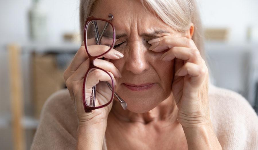 Синдром сухого глаза у пожилых